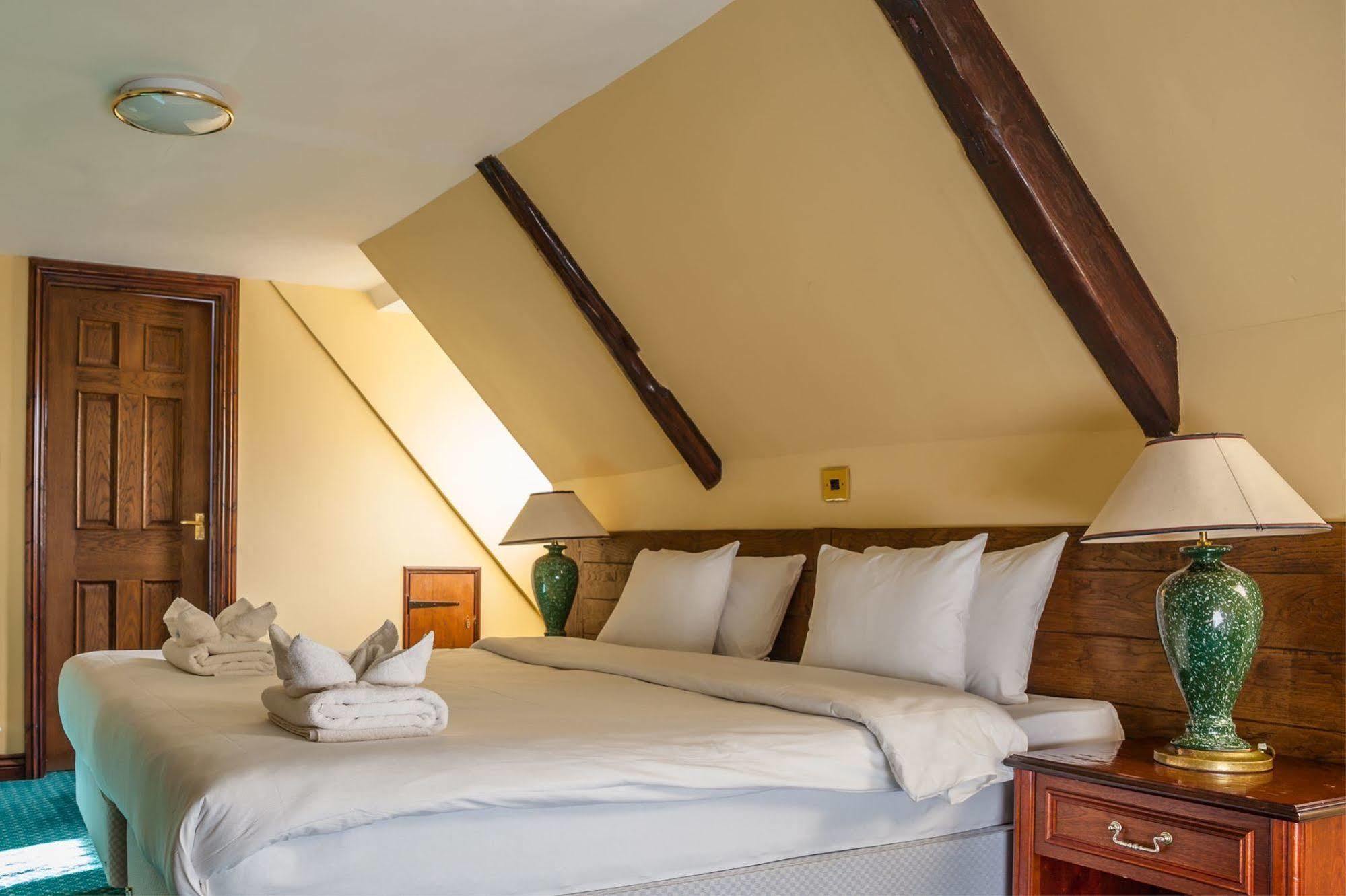 The King'S Head Hotell Llandovery Exteriör bild